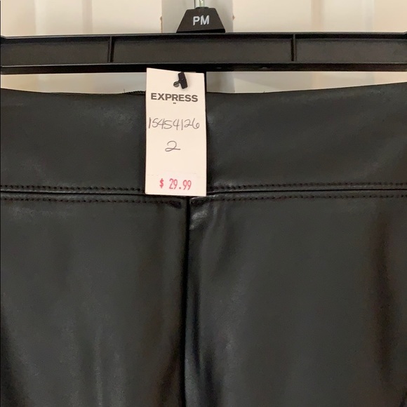 EXPRESS Leather skirt NEW never worn - Picture 3 of 3